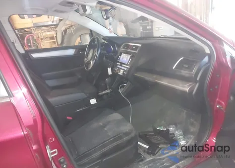 2016 Subaru Outback 2.5I Premium z USA, uszkodzony, nr VIN 4S4BSACC2G3262783